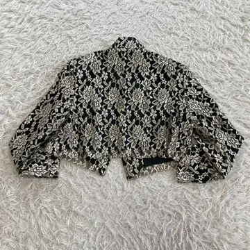 Homme et Femme(옴므 에 팜므) 꽃무늬 레이스 자수