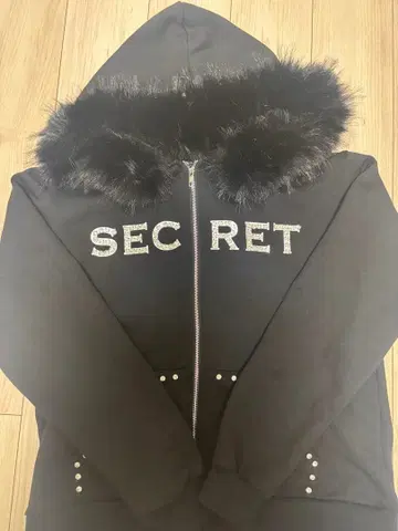 Secret 퍼 후드티 Yvngpatra 착용