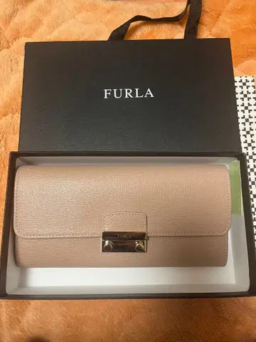 미사용 새상품 FURLA 베이지 가죽 장지갑
