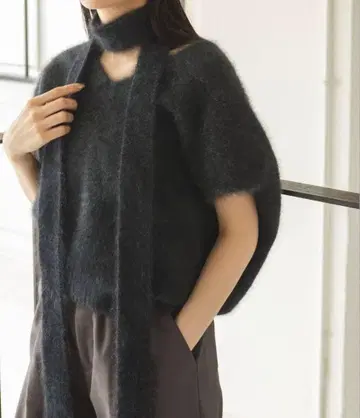 NOBLE 퍼 니트 V넥 베스트 스톨 포함