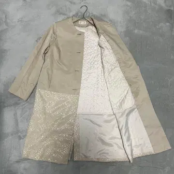 도쿄 소와르 노카라 코트 절개 라이너 포함 베이지 L 사이즈