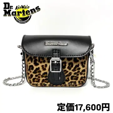 새상품 닥터마틴 5인치 사첼백 블랙 레오파드 표범 무늬