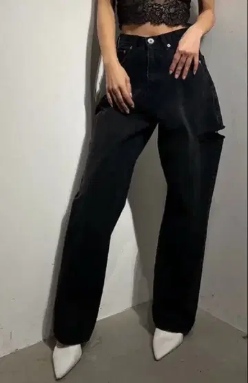 GYDA 데미지 사이드 컷 데님 팬츠