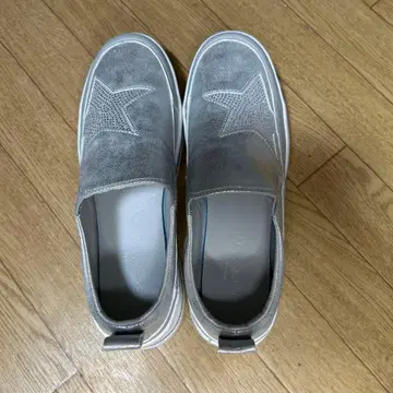 그레이 슬립온 별 모양 장식