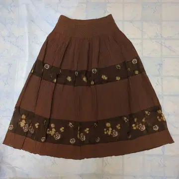 장밋빛 인생 개더 스커트 장미 자수 브라운 계열 일본제
