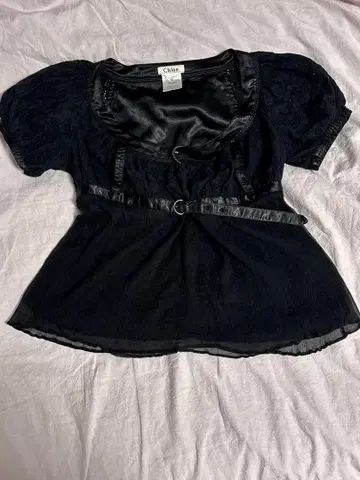 끌로에 블랙 실크 상의 S