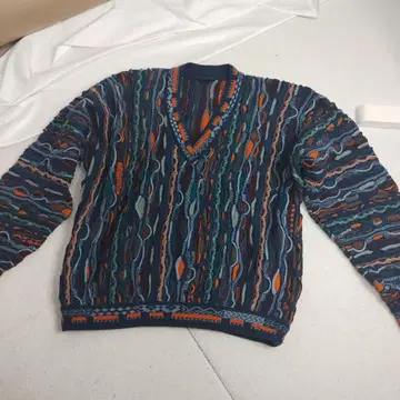 COOGI 3D 니트 스웨터 V넥 울