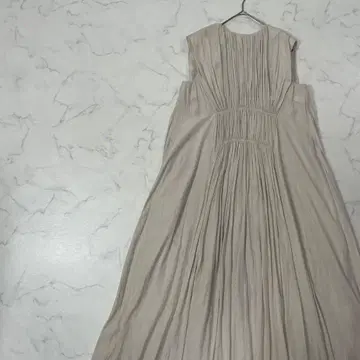 Mila Owen 원톤 슬리브리스 플레어 롱 원피스 1