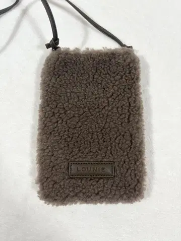 LOUNIE 루니 스마트폰 숄더 사코슈 보아 브라운