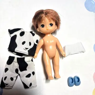 팬더 무늬 의상의 리쿠 군