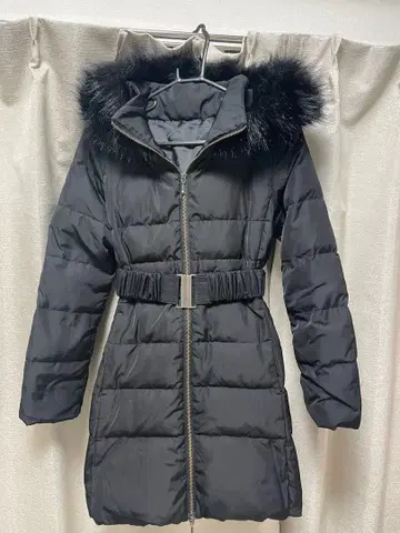 RESEXXY 퍼 후드 블랙 다운 자켓