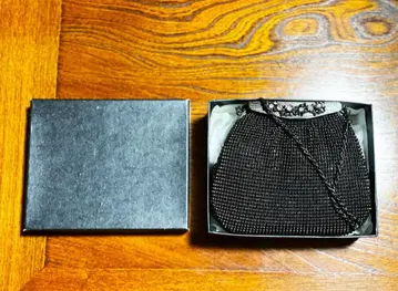 비즈 장식 블랙 클러치백 새상품급