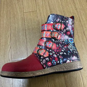 꽃무늬 버클 숏부츠