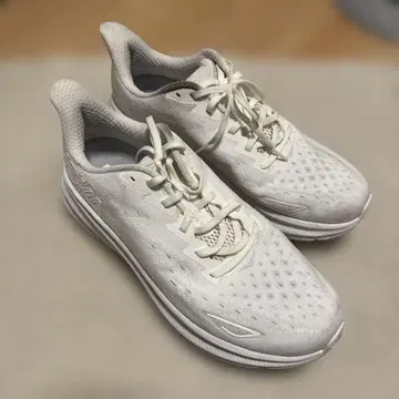 호카 오네오네 클리프톤 9 화이트 28.5cm