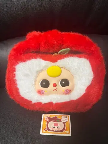 베이비 쓰리 핸드백 폭신폭신 과일 디자인. 장지갑이 들어갑니다.