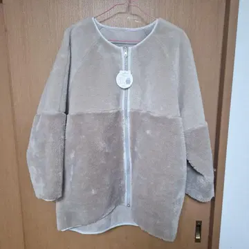 여성용 미사용 새상품 earth 리버서블 플리스 자켓 베이지