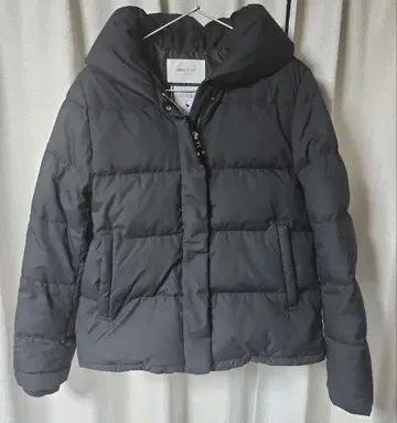 OPAQUE CLIP 블랙 다운 자켓