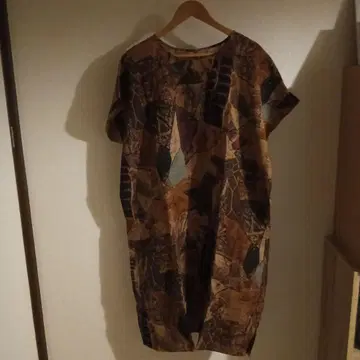 아트풍 추상 패턴 반팔 원피스