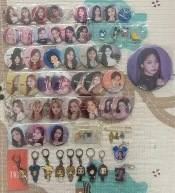 TWICE 쯔위 캔뱃지 묶음 판매
