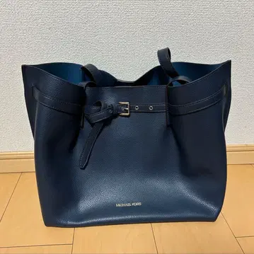 MICHAEL KORS 네이비 토트백