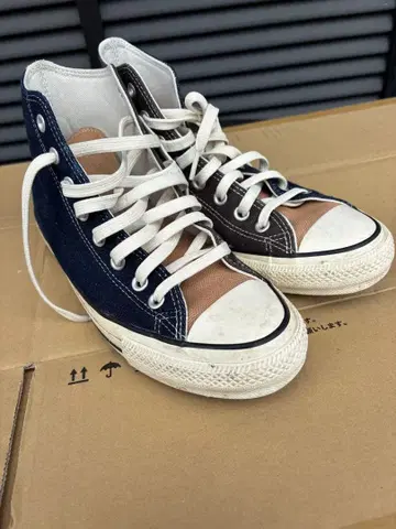 네이비와 브라운 컨버스 올스타 하이컷 26.5cm