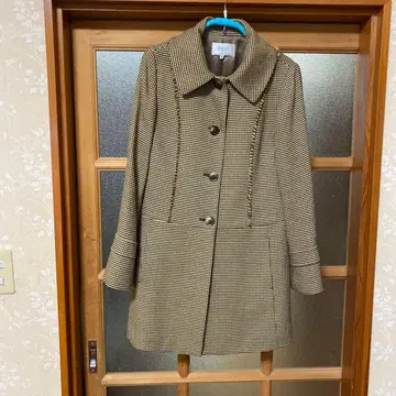 울 혼방 체크 무늬 피코트