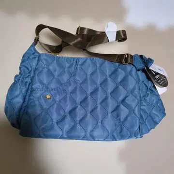 새상품, 블루 퀼팅 숄더백 10포켓