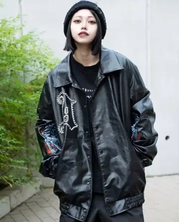 중간 사이즈 Tiger Leather jacket L 사이즈