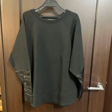 ZAMPA ubn hymns 블랙 맨투맨 트레이닝복