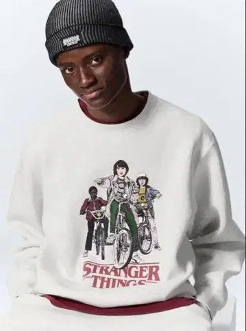 GU 스트레인저 씽스 헤비 웨이트 맨투맨 풀오버 XS