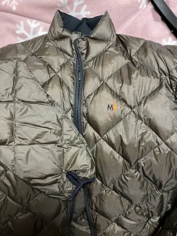 문스톤 라이트 브라운 퀼팅 다운 자켓 M 사이즈