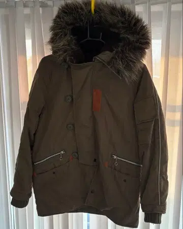 RNA AF-1003 알엔에이 퍼 밀리터리 자켓