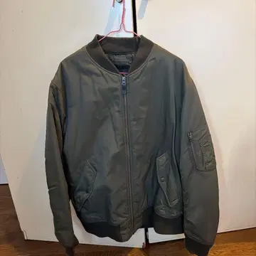 UNIQLO 올리브 그린 MA-1 자켓 XL