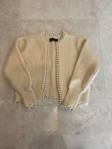 MADISONBLUE 매디슨 블루 펄 가디건 화이트