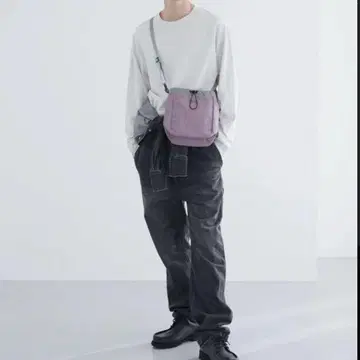 스탠다드 서플라이 초크 숄더 더스티 퍼플