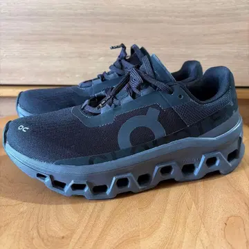 On 러닝화 블랙 8