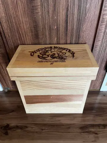 아웃도어 몬스터 브라운 상자