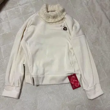 앤드러브 이소재 콤비 풀오버 새상품 여성용 터틀 복슬복슬