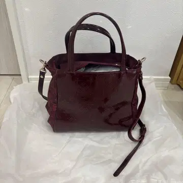 러셋 버건디 합성 피혁 숄더백