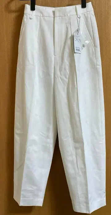 어반 리서치 화이트 플리츠 와이드 팬츠