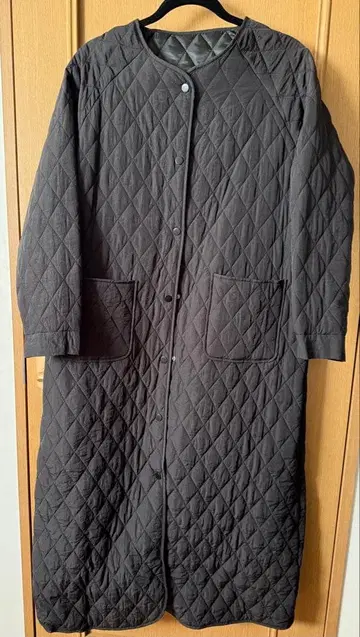 블랙 퀼팅 롱 코트