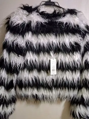 EMODA 인조 모피 크롭 자켓