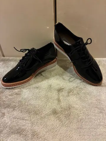 새상품급 BARNYARDSTORM 에나멜 레이스업 부츠 블랙 24.5