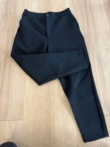 TIGORA 티고라 테크 맨투맨 테이퍼드 팬츠