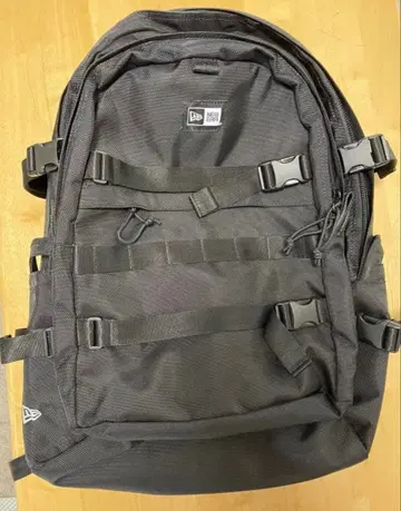 뉴에라 대용량 35L 백팩