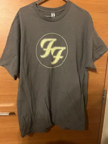 푸 파이터즈 그레이 티셔츠