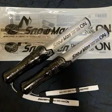 Snow Man 응원봉 2개 배터리 은색 테이프 2개 포함