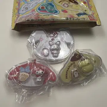 산리오 캐릭터즈 패키지 참 & 초코볼 시크릿