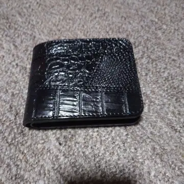 Alzuni 알즈니 2단 접이식 지갑 악어 가죽 블랙