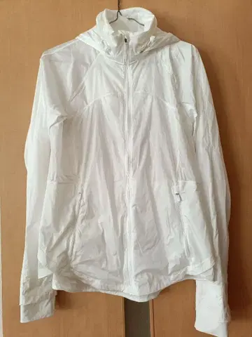 룰루레몬 화이트 후드 부착 자켓 M